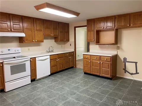 4481 Otis St, Enon, OH 45323 photo 11