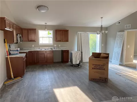 18 E Persimmon, Hamilton, OH 45013 photo 2
