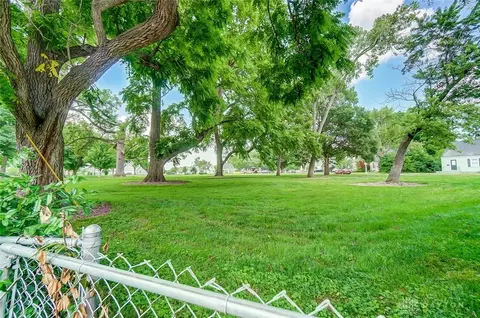 2247 E Bataan Dr, Dayton, OH 45420 photo 46