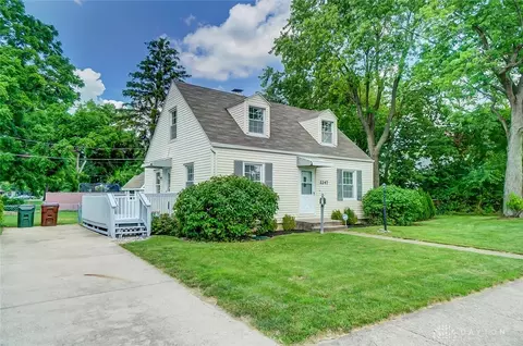 2247 E Bataan Dr, Dayton, OH 45420 photo 4