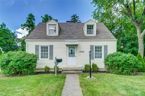 2247 E Bataan Dr, Dayton, OH 45420 photo 1
