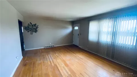 4807 Lehigh Dr, Springfield, OH 45503 photo 2