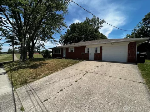 110 Normal Dr, Franklin, OH 45005 photo 1