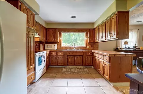 2464 Brookdale Dr, Springfield, OH 45502 photo 19