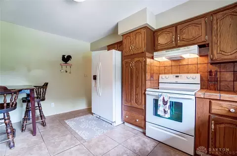 2464 Brookdale Dr, Springfield, OH 45502 photo 23