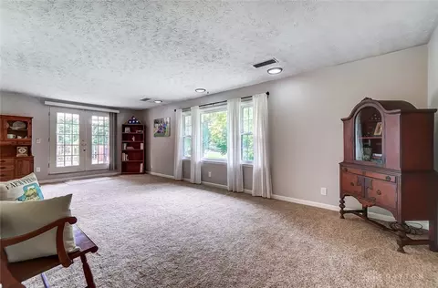2464 Brookdale Dr, Springfield, OH 45502 photo 8