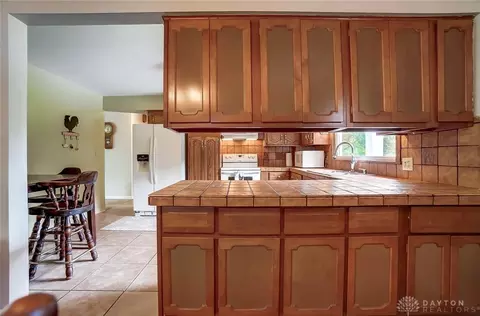 2464 Brookdale Dr, Springfield, OH 45502 photo 16