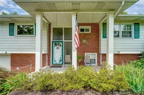2464 Brookdale Dr, Springfield, OH 45502 photo 5