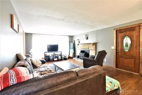 2835 Oxford Dr, Springfield, OH 45506 photo 7
