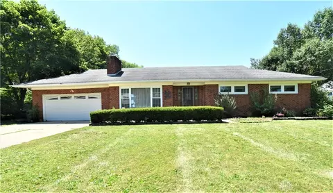 2835 Oxford Dr, Springfield, OH 45506 photo 1