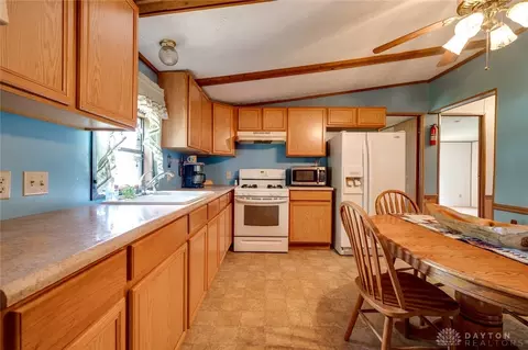 20 Juniper Rd, Crystal Lakes, OH 45341 photo 11
