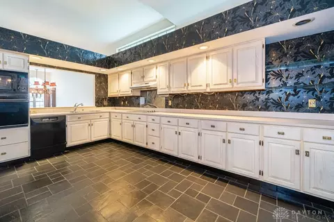 12156 Peak Dr, Cincinnati, OH 45246 photo 7
