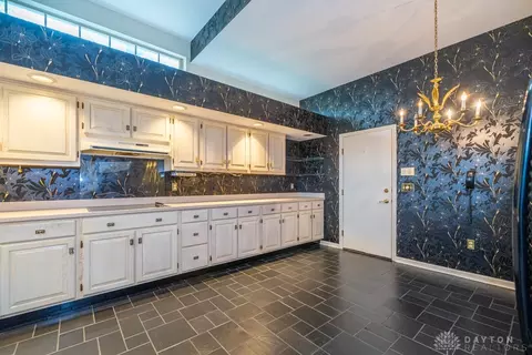 12156 Peak Dr, Cincinnati, OH 45246 photo 6