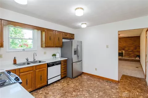 8660 Haddix Rd, Fairborn, OH 45324 photo 12