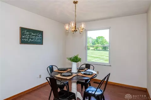 8660 Haddix Rd, Fairborn, OH 45324 photo 10