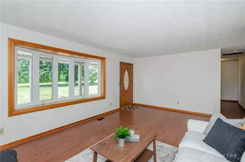 8660 Haddix Rd, Fairborn, OH 45324 photo 9
