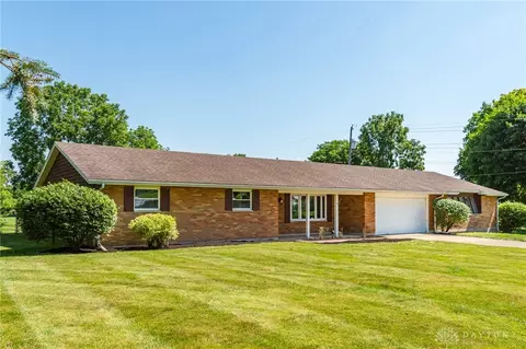 8660 Haddix Rd, Fairborn, OH 45324 photo 3
