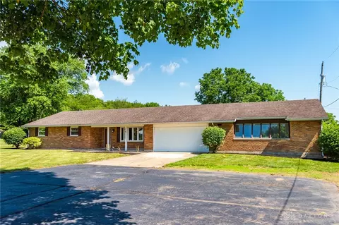 8660 Haddix Rd, Fairborn, OH 45324 photo 2