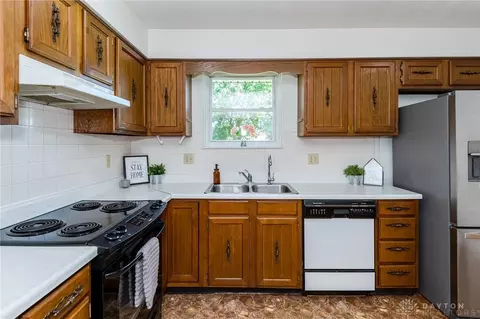 8660 Haddix Rd, Fairborn, OH 45324 photo 14