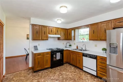 8660 Haddix Rd, Fairborn, OH 45324 photo 13