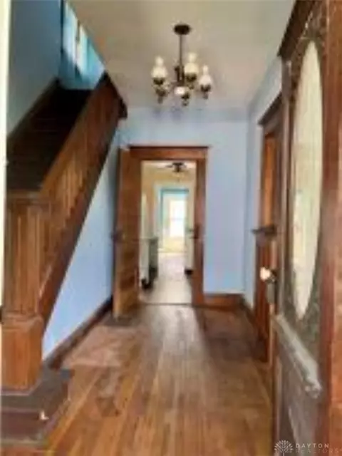 837 W Mulberry St, Springfield, OH 45506 photo 2