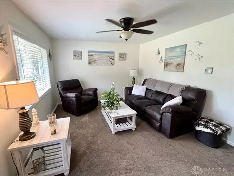 1616 Victory Dr, Springfield, OH 45505 photo 2
