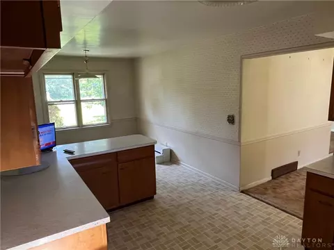 5384 N Hampton Rd, Springfield, OH 45502 photo 7