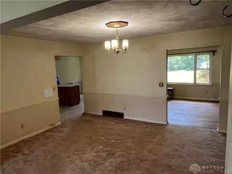 5384 N Hampton Rd, Springfield, OH 45502 photo 2