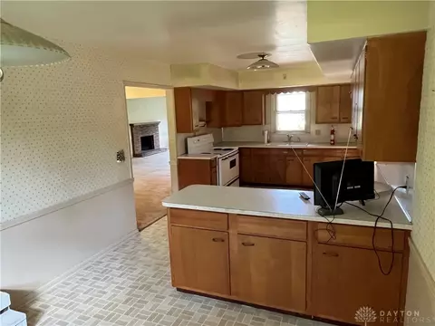 5384 N Hampton Rd, Springfield, OH 45502 photo 5