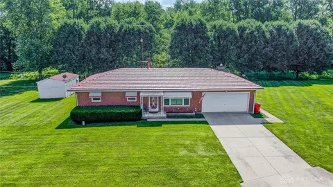 2140 Southbury Dr, Springfield, OH 45505 photo 2