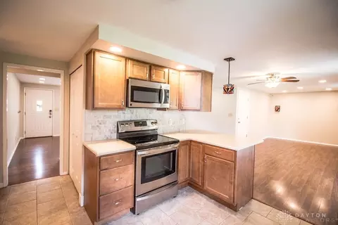 4762 Bonnie Rd, Dayton, OH 45440 photo 17