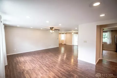 4762 Bonnie Rd, Dayton, OH 45440 photo 3