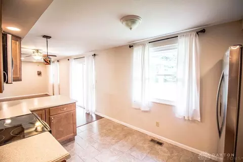 4762 Bonnie Rd, Dayton, OH 45440 photo 15