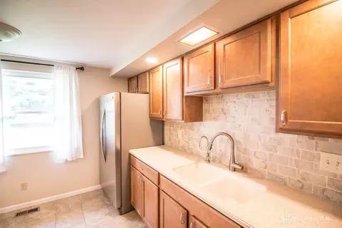 4762 Bonnie Rd, Dayton, OH 45440 photo 13