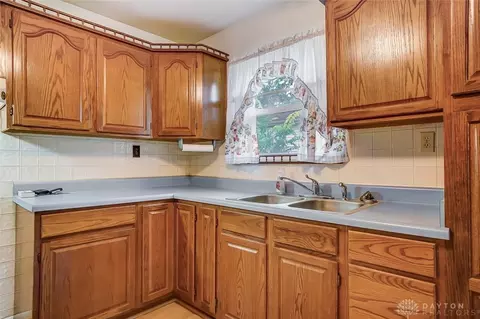 5661 Sharp Rd, Dayton, OH 45432 photo 10