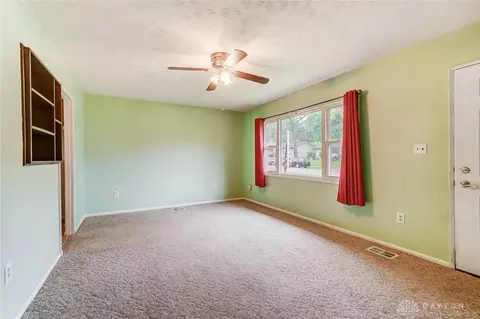 5661 Sharp Rd, Dayton, OH 45432 photo 4