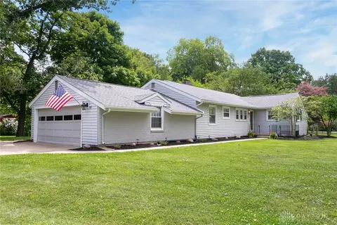811 Wellington Dr, Springfield, OH 45506 photo 1