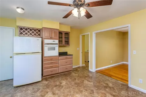 811 Wellington Dr, Springfield, OH 45506 photo 8