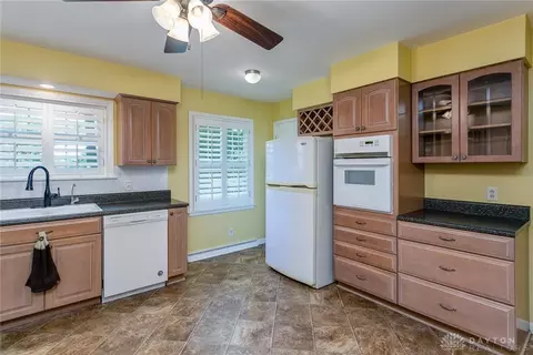 811 Wellington Dr, Springfield, OH 45506 photo 7