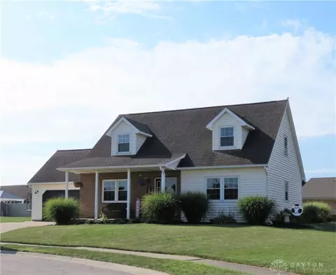 203 Onyx Dr, Anna, OH 45302
