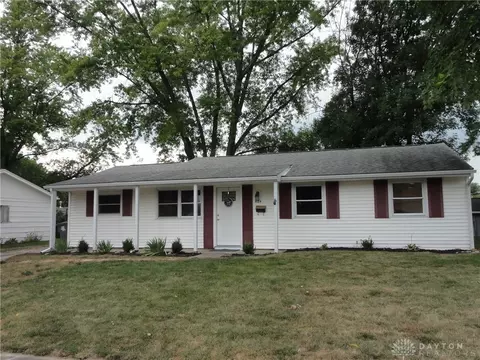 424 Maplecrest Dr, Troy, OH 45373 photo 3
