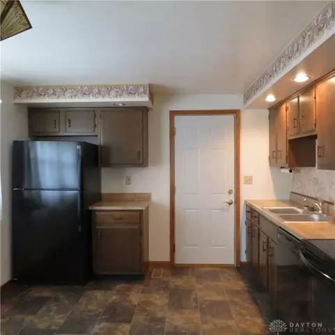 2405 Aldrin, Sidney, OH 45365 photo 5