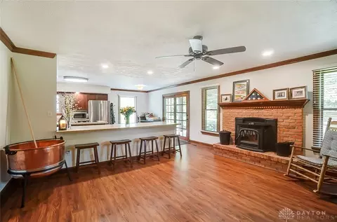 3925 Eagle Point Dr, Beavercreek, OH 45430 photo 9