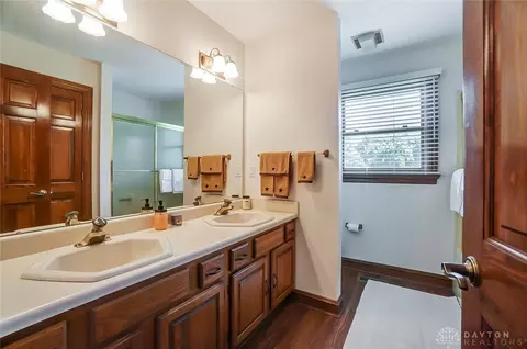 3925 Eagle Point Dr, Beavercreek, OH 45430 photo 29