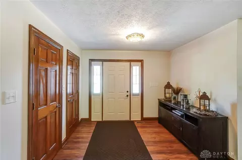 3925 Eagle Point Dr, Beavercreek, OH 45430 photo 4