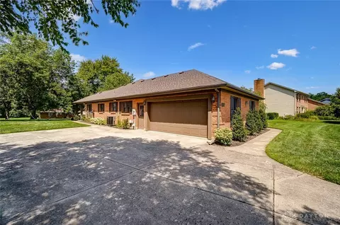 3925 Eagle Point Dr, Beavercreek, OH 45430 photo 40