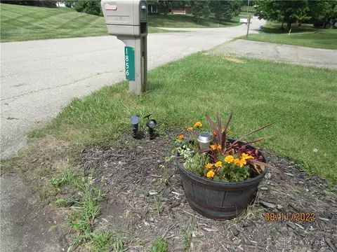 1856 Timberline Trl, Springfield, OH 45503 photo 3