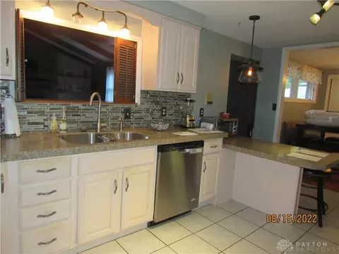 1856 Timberline Trl, Springfield, OH 45503 photo 14