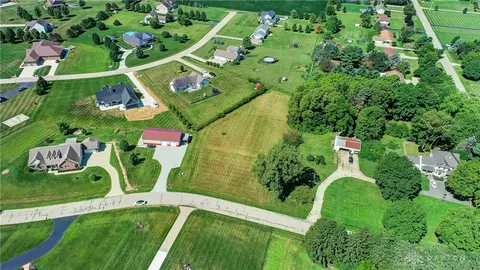 2711 Windy Ridge Dr, Moorefield Twp, OH 45502 photo 3