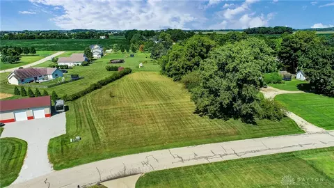 2711 Windy Ridge Dr, Moorefield Twp, OH 45502 photo 2